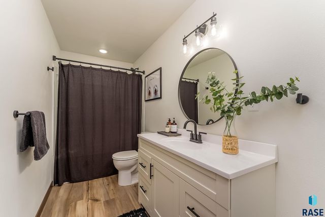 4025 S Pisidian Ave Avenue, Sioux Falls, SD 57110