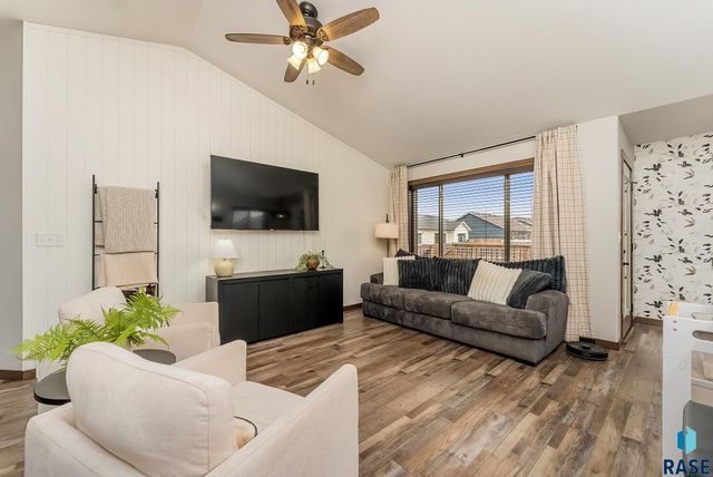 4025 S Pisidian Ave Avenue, Sioux Falls, SD 57110