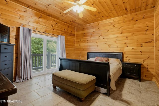 4167 Spring Creek Way, Sevierville, TN 37876