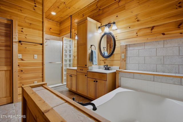 4167 Spring Creek Way, Sevierville, TN 37876
