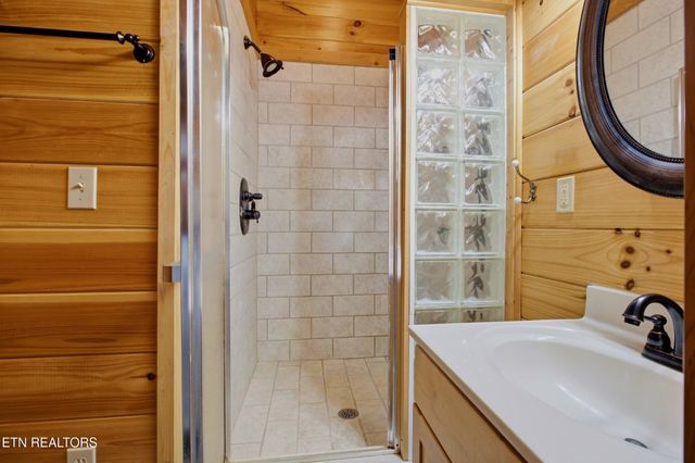 4167 Spring Creek Way, Sevierville, TN 37876