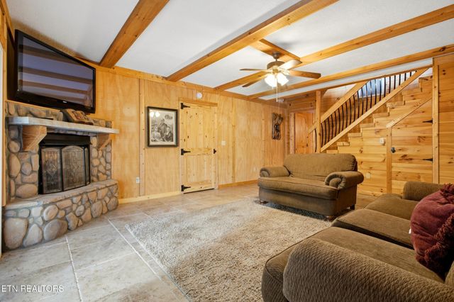 4167 Spring Creek Way, Sevierville, TN 37876