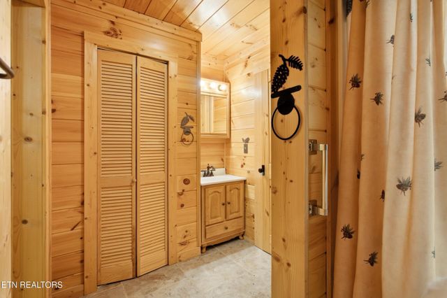 4167 Spring Creek Way, Sevierville, TN 37876