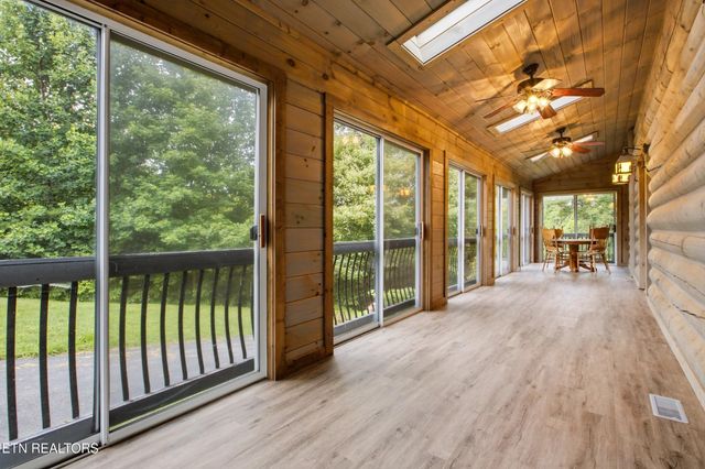 4167 Spring Creek Way, Sevierville, TN 37876