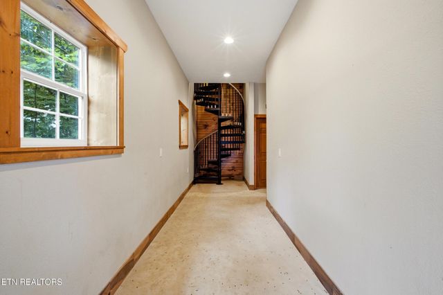 4167 Spring Creek Way, Sevierville, TN 37876