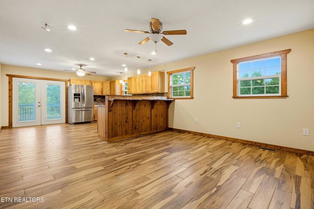 4167 Spring Creek Way, Sevierville, TN 37876