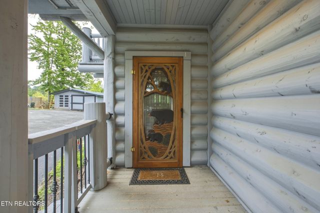 4167 Spring Creek Way, Sevierville, TN 37876