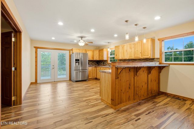 4167 Spring Creek Way, Sevierville, TN 37876