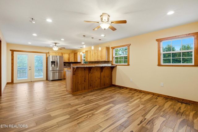 4167 Spring Creek Way, Sevierville, TN 37876