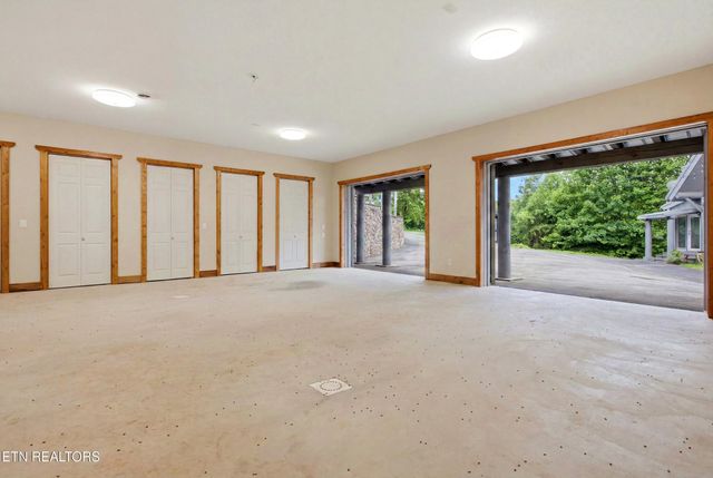 4167 Spring Creek Way, Sevierville, TN 37876
