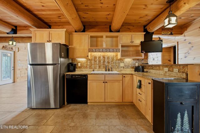 4167 Spring Creek Way, Sevierville, TN 37876