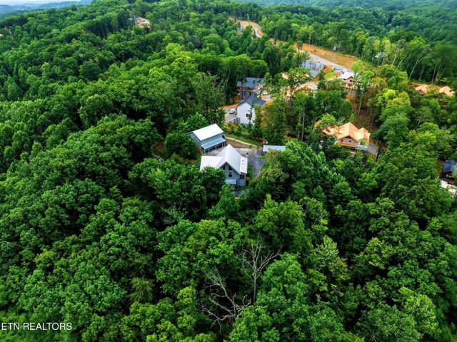 4167 Spring Creek Way, Sevierville, TN 37876