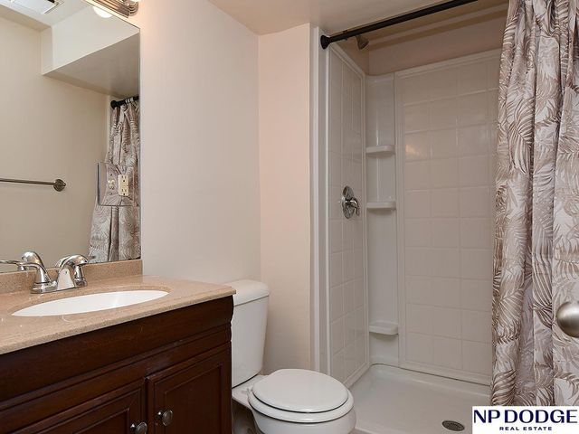 2701 S 60th Street, Omaha, NE 68106