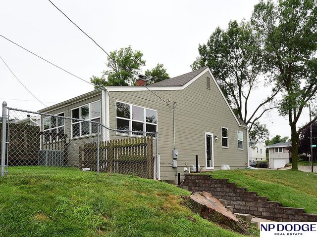 2701 S 60th Street, Omaha, NE 68106