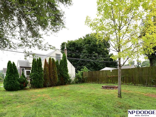 2701 S 60th Street, Omaha, NE 68106