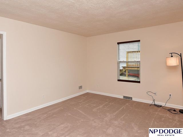 2701 S 60th Street, Omaha, NE 68106