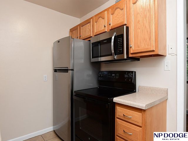 2701 S 60th Street, Omaha, NE 68106