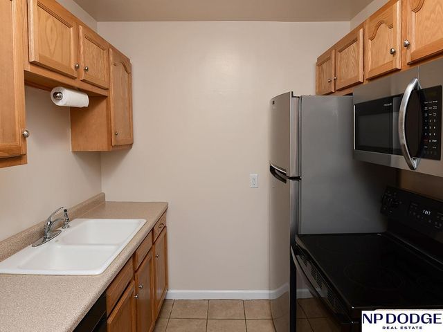 2701 S 60th Street, Omaha, NE 68106
