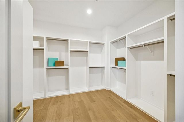 910 W 41st Street, Houston, TX 77018