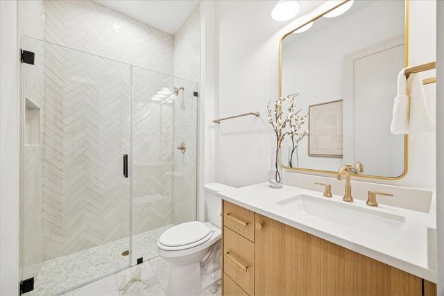 910 W 41st Street, Houston, TX 77018