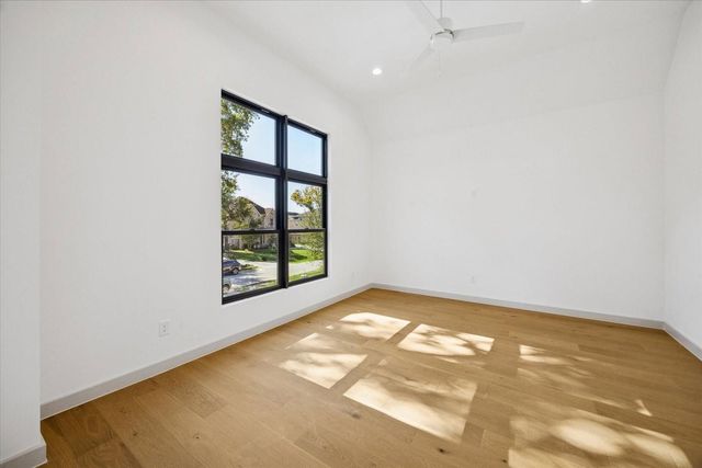 910 W 41st Street, Houston, TX 77018