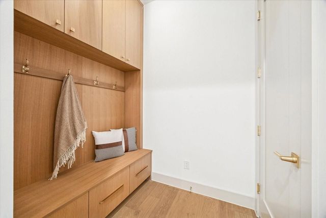 910 W 41st Street, Houston, TX 77018