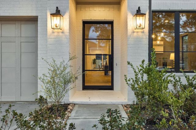 910 W 41st Street, Houston, TX 77018