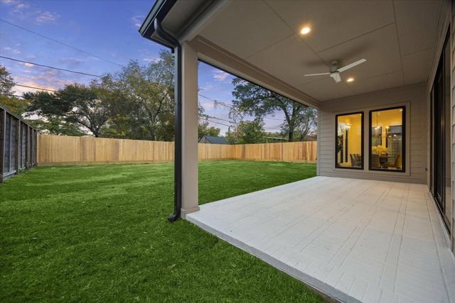 910 W 41st Street, Houston, TX 77018