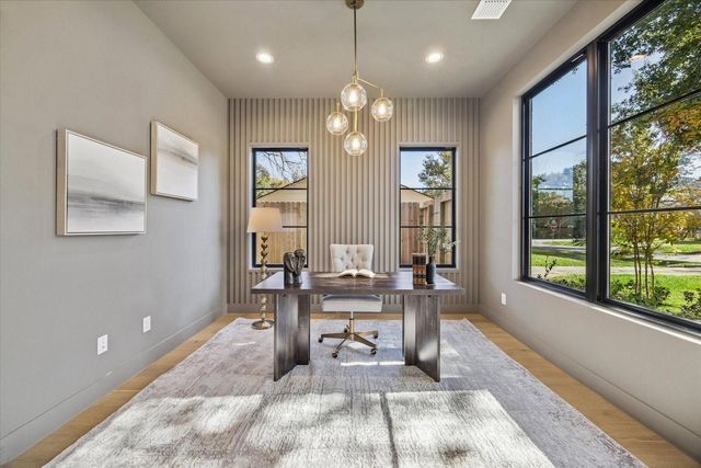 910 W 41st Street, Houston, TX 77018