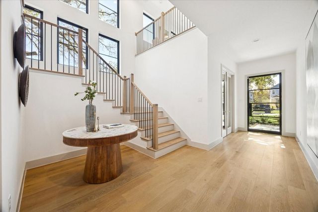 910 W 41st Street, Houston, TX 77018