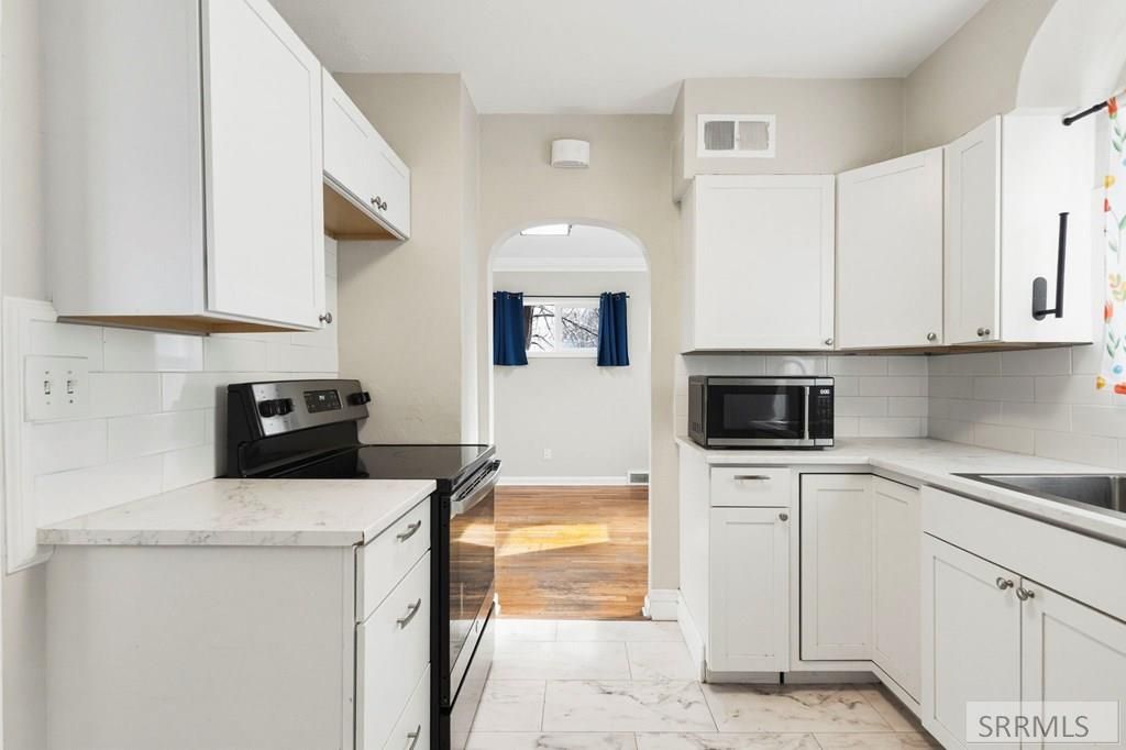 Image 10 of property listing at 484 G Street, Idaho Falls, ID 83402