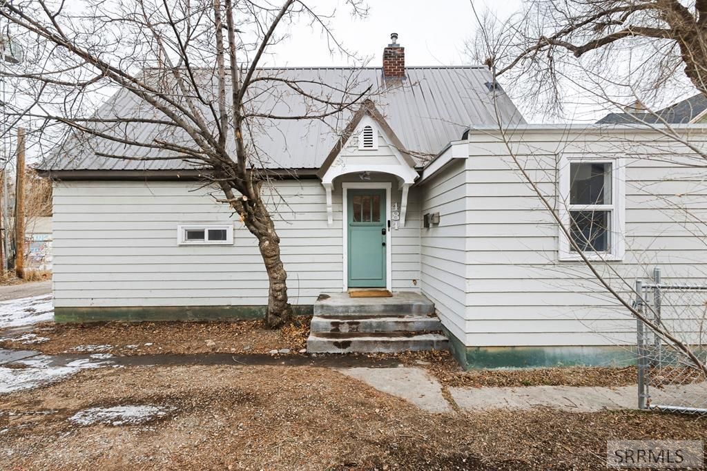 Image 2 of property listing at 484 G Street, Idaho Falls, ID 83402