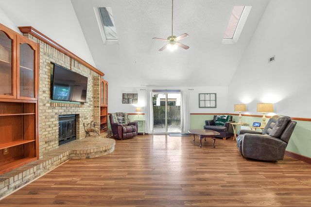 5 Shady Lane, Mary Esther, FL 32569