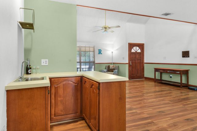 5 Shady Lane, Mary Esther, FL 32569