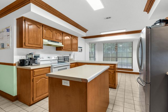 5 Shady Lane, Mary Esther, FL 32569