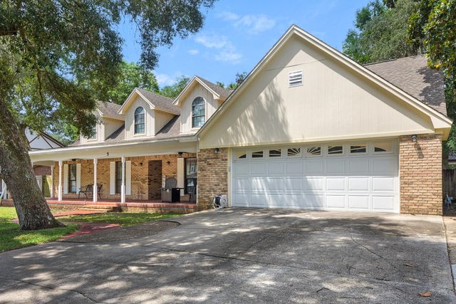 5 Shady Lane, Mary Esther, FL 32569