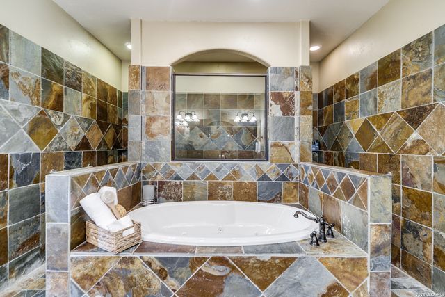 386 Wentworth, Spring Branch, TX 78070