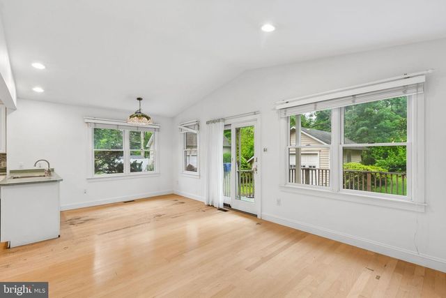 320 W 3RD ST, Moorestown, NJ 08057
