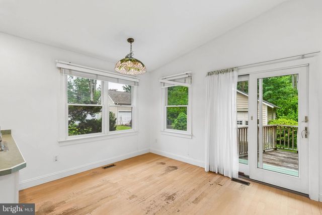 320 W 3RD ST, Moorestown, NJ 08057