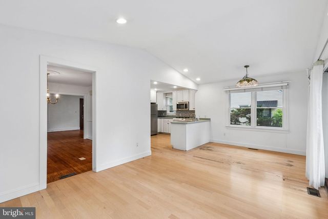 320 W 3RD ST, Moorestown, NJ 08057