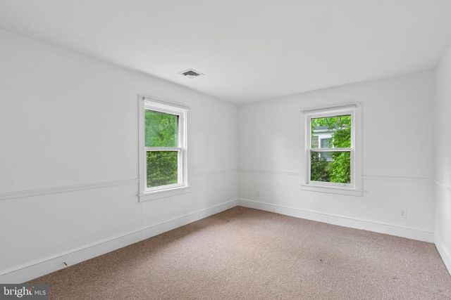 320 W 3RD ST, Moorestown, NJ 08057