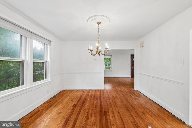 320 W 3RD ST, Moorestown, NJ 08057