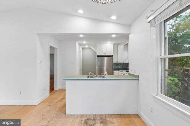 320 W 3RD ST, Moorestown, NJ 08057