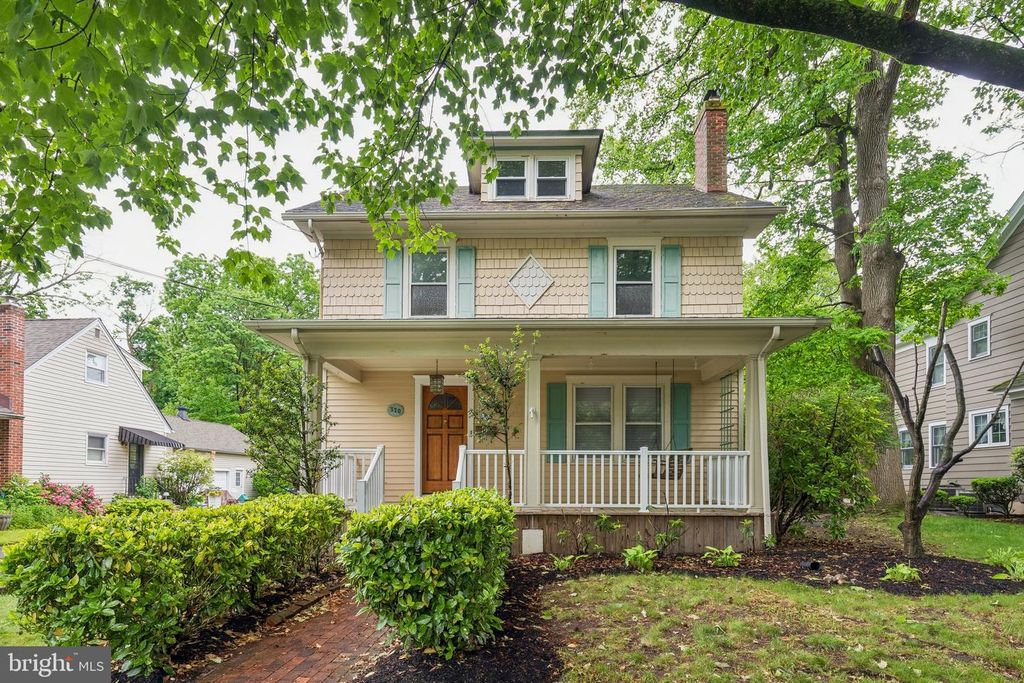 320 W 3RD ST, Moorestown, NJ 08057