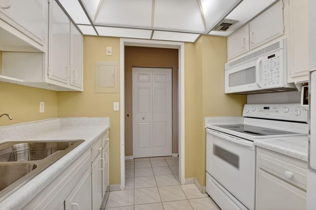 2121 N Ocean Boulevard 705w, Boca Raton, FL 33431