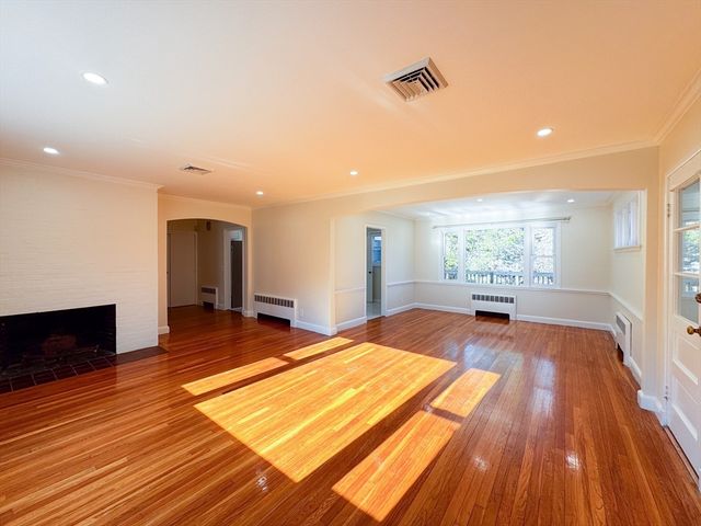 92 Woodcliff Rd, Brookline, MA 02467