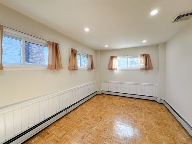 92 Woodcliff Rd, Brookline, MA 02467