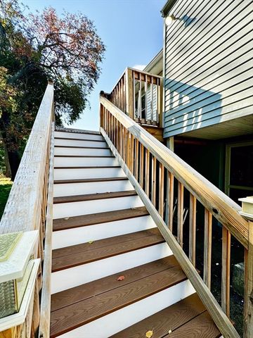 92 Woodcliff Rd, Brookline, MA 02467