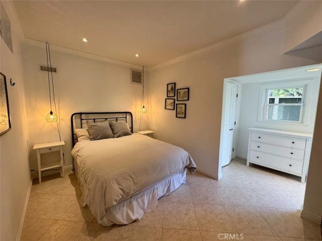 180 High Dr B, Laguna Beach, CA 92651