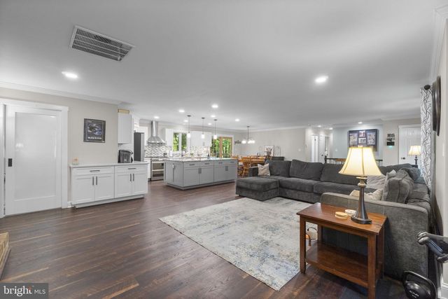 6421 LOCUST LN, Sykesville, MD 21784